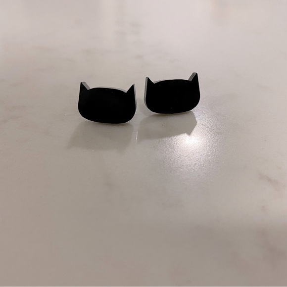 Black Cat Stud Earrings - Picture 1 of 4